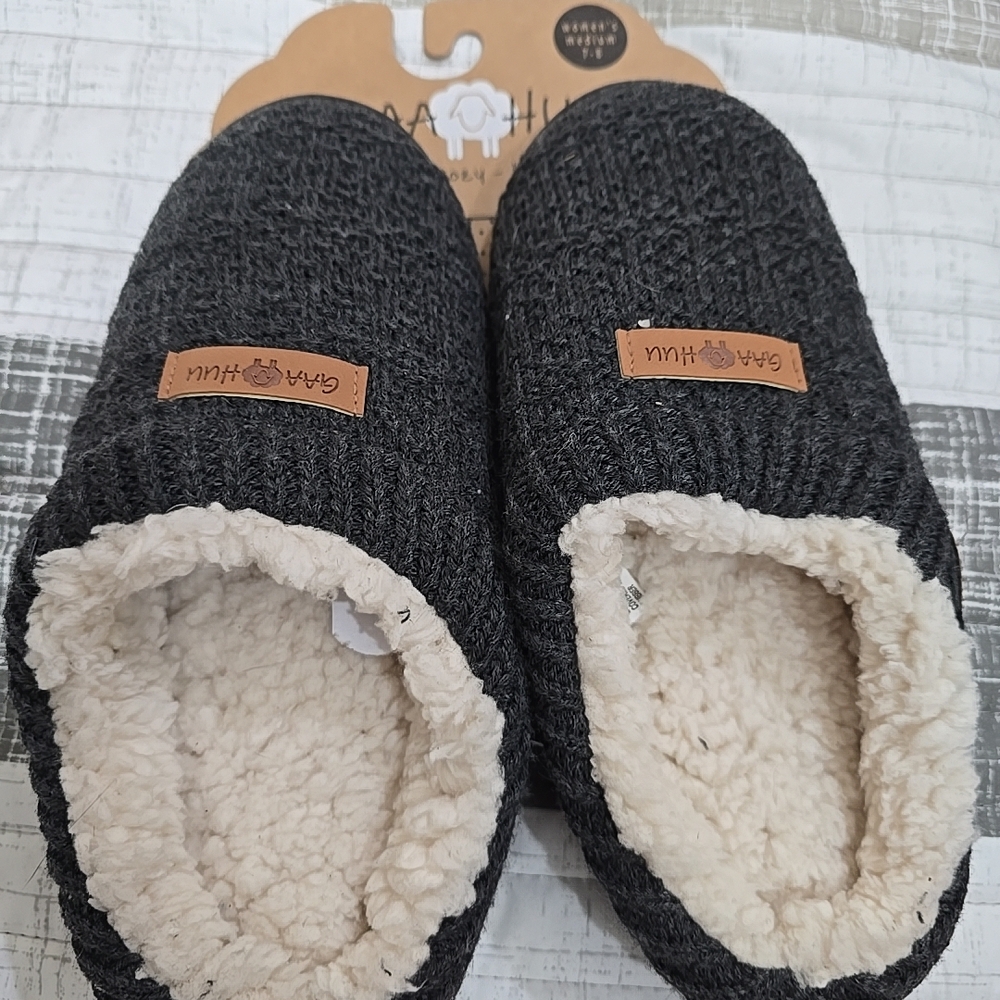 Gaa HUU SZ 7-8 Dark Gray Knit Slippers with Faux Fur Lining